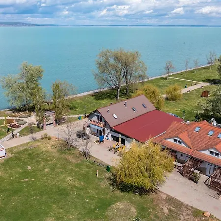 Pelso Πανσιόν Zamárdi