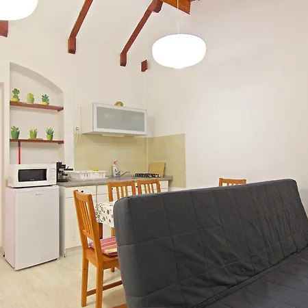 佩尔所公寓旅馆 3* 扎马迪