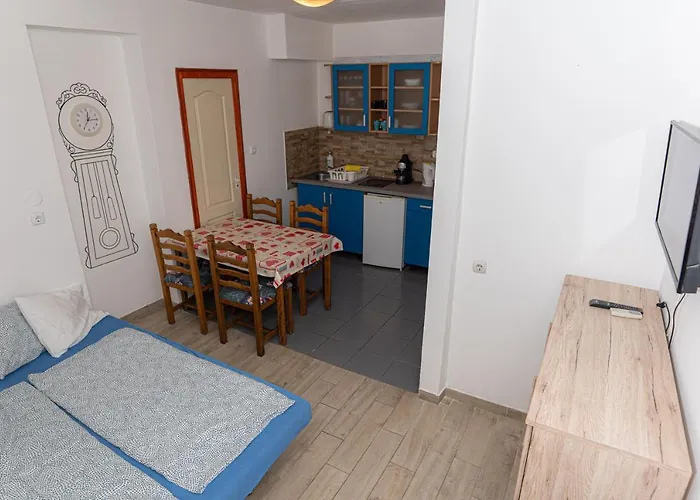 ゲストハウス Pelso 3*